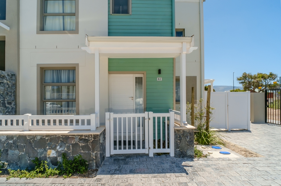 2 Bedroom Property for Sale in Kommetjie Western Cape